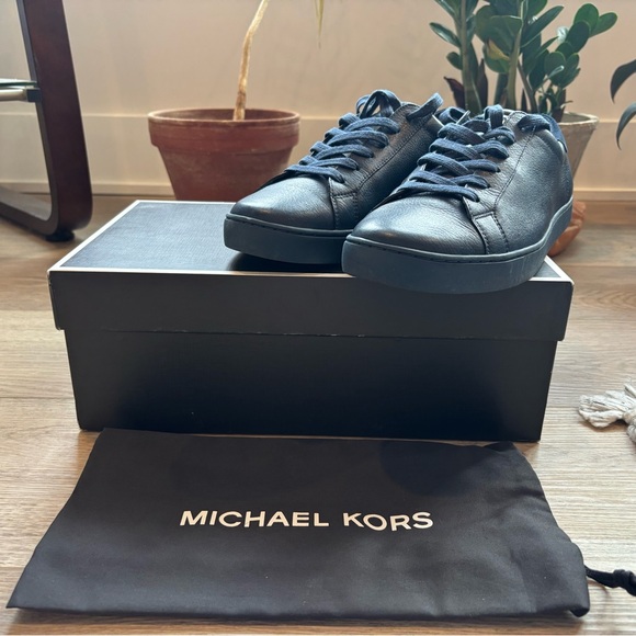 Michael Kors Men's Navy Jake Sneaker Leather/Suede Size 9 - Picture 2 of 7